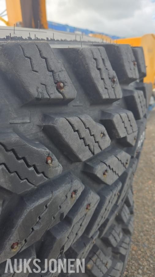 4 stk Nokian vinterhjul brukt på Fendt 828 